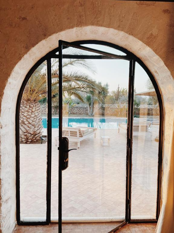 Belhazar — arche vers la piscine